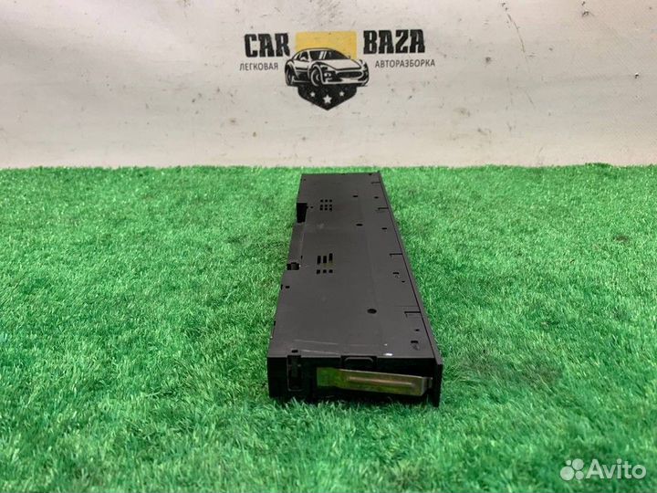 Блок кнопок центральной консоли BMW 5