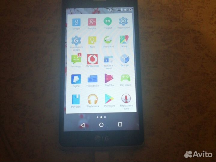 Телефон LG