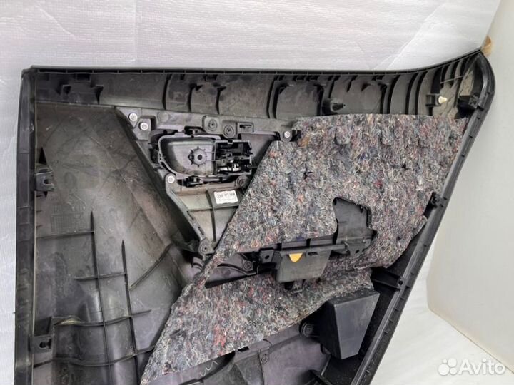 Обшивка двери задняя левая Toyota Coroiia