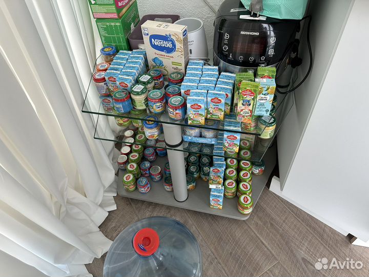 Столик стеклянный под тв