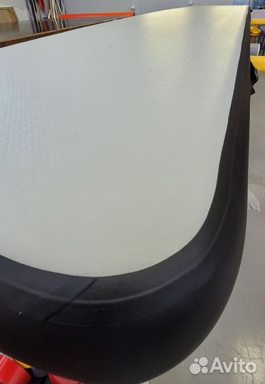 Надувной гимнастический мат