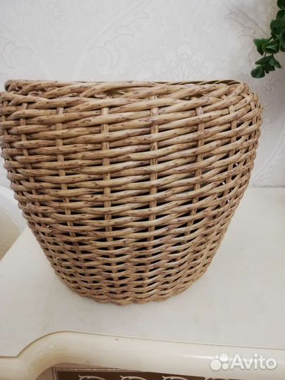 Кашпо из полиротанга