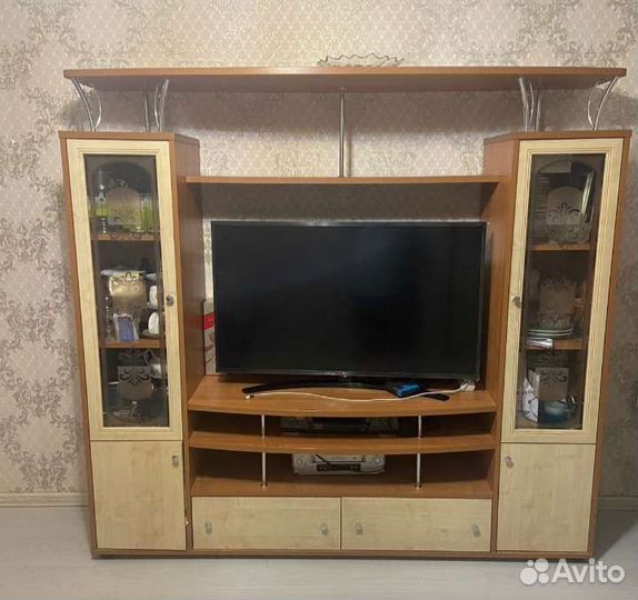 Поставка для телевизор