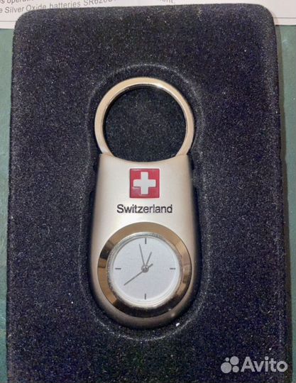 Швейцарский брелок-часы