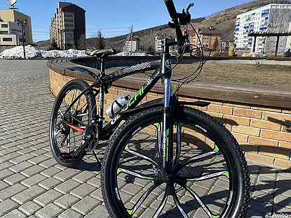 Велосипед с литыми дисками Черно-зеленый новый