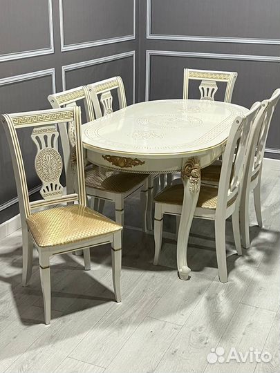 Новые стол и стулья