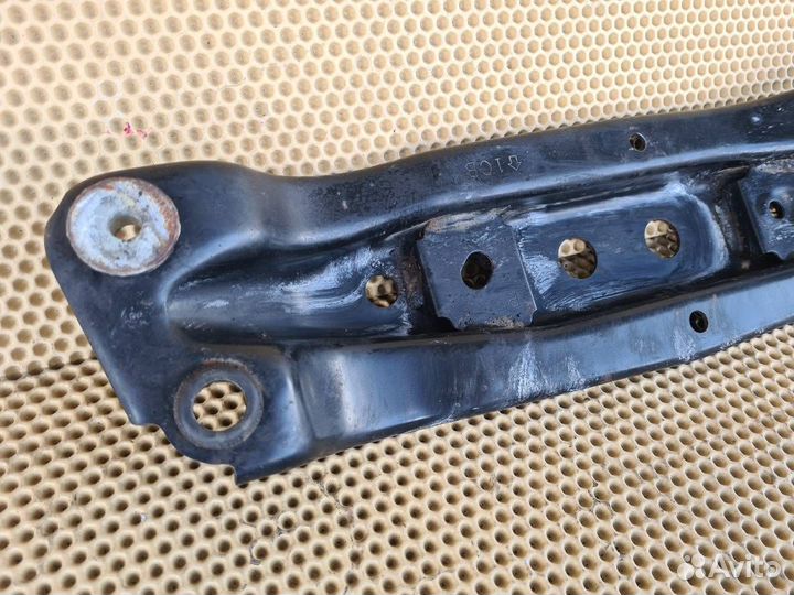 Крепление АКПП Infiniti Vq37Vhr