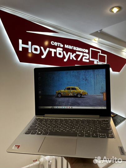 Миниатюрный, современный ноутбук Lenovo
