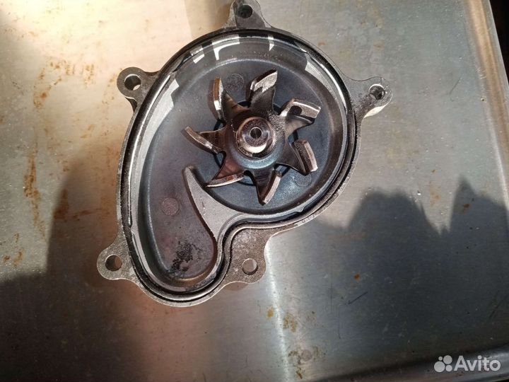 Водяная помпа subaru