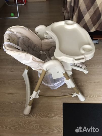 Детский столик и стульчик для кормления