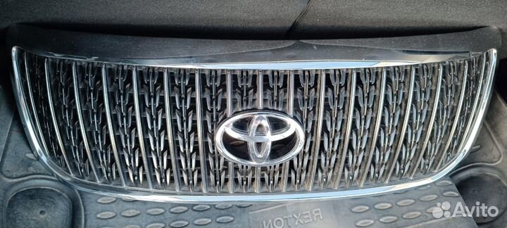 Решетка радиатора Crown Majesta UZS-186