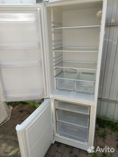 Холодильник indesit