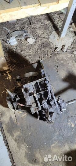 МКПП (механическая коробка переключения передач) I