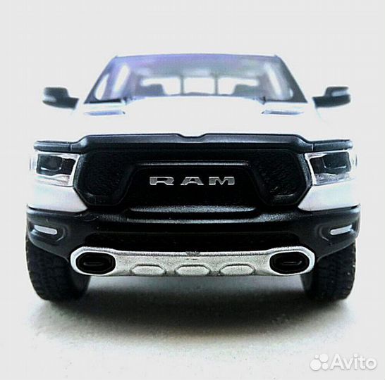 Модель Dodge RAM 1500 металлическая
