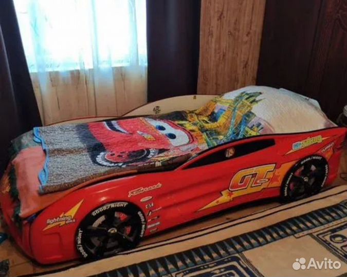 Детская кроватка машинка