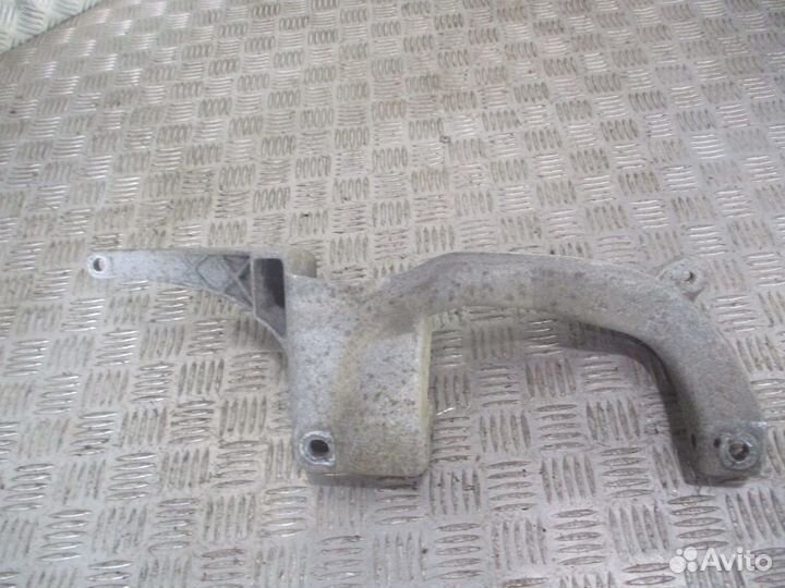 Кронштейн бампера левый Mercedes-Benz A9408851431