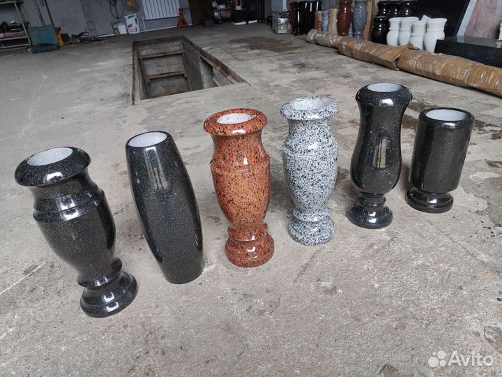 Вазы из гранита