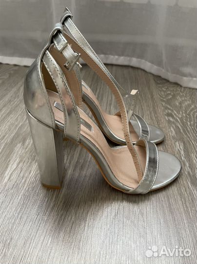 Босоножки 36