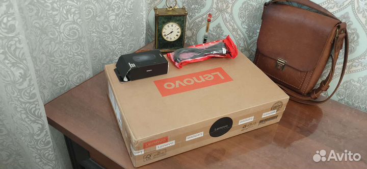 Lenovo yoga 9i (2023) i7-1360P 16GB 14.0 2.8K oled