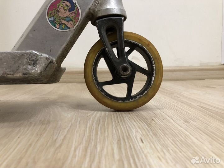 Трюковой самокат