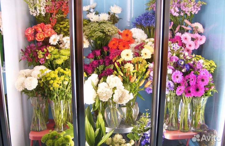 Цветочный магазин у метро/север