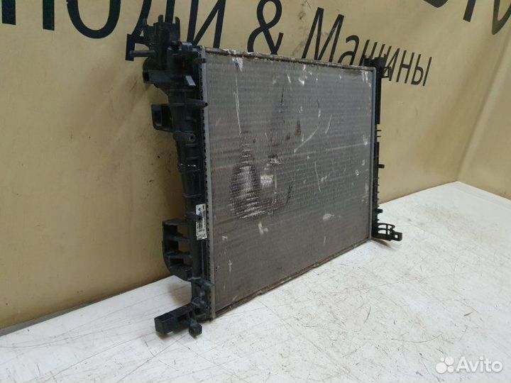 Радиатор охлаждения Renault Sandero 2