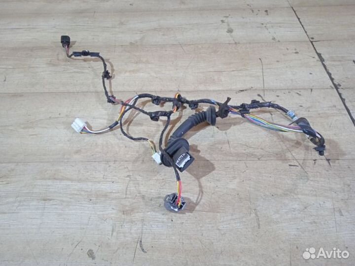 Проводка (коса) дверная задняя правая Mitsubishi