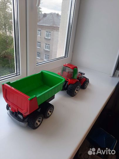 Bruder трактор с прицепом
