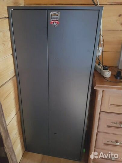 Оружейный сейф новый