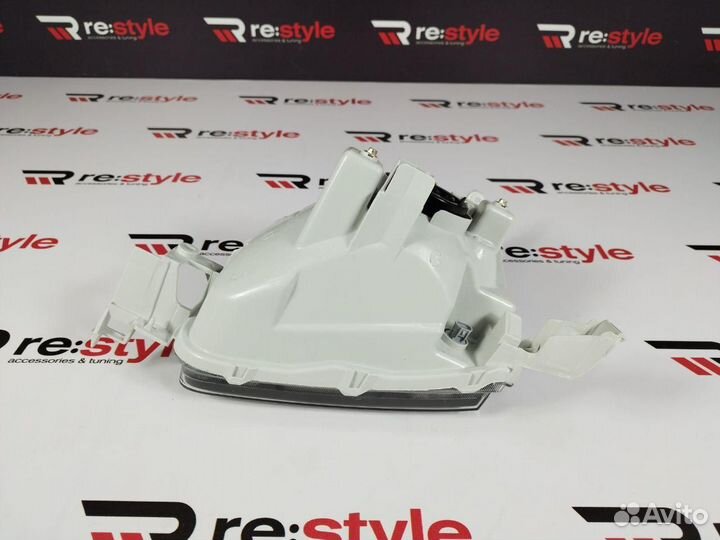 Фара Toyota Lite Ace Noah 96-98 Правая R2316