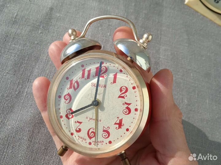 Часы настольные будильник Слава СССР