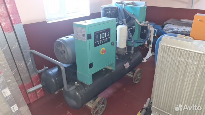 Винтовой компрессор 22кВт, 4куб, с ресивером