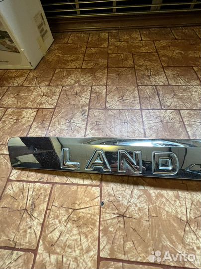 Накладка задней двери/крышки Land Cruiser 200