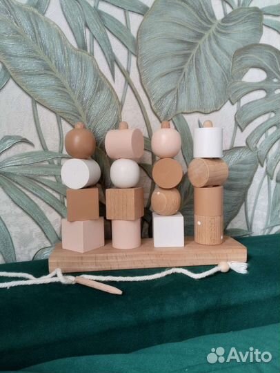 Деревянный сортер со шнуровкой