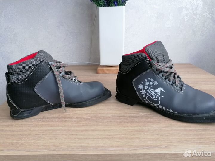 Лыжные ботинки