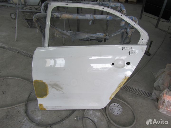 Дверь задняя левая правая Skoda Rapid