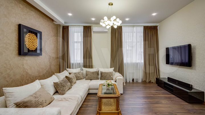 5-к. квартира, 176 м², 3/7 эт.