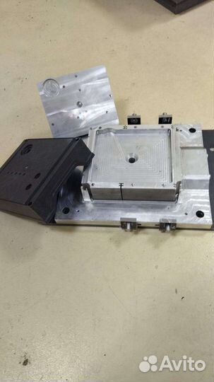 Пресс-формы, штампы, фильеры, литье полимеров