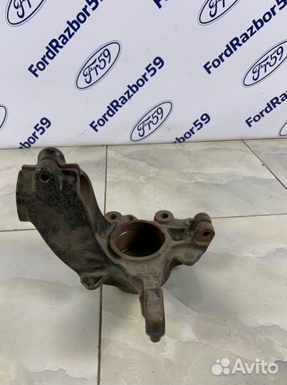 Кулак поворотный передний левый Ford Focus 3 CB8