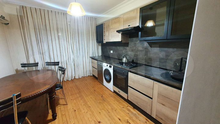2-к. квартира, 72 м², 3/10 эт.