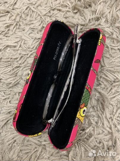 Футляр и очки