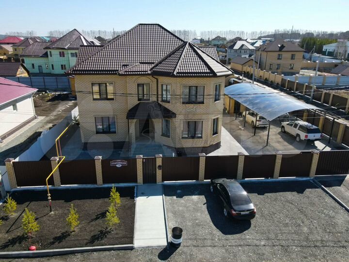 Коттедж 268,9 м² на участке 12 сот.