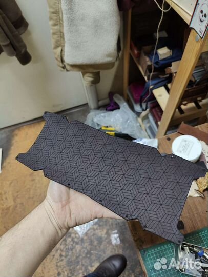 Лазерная резка фанеры, акрила и кожи