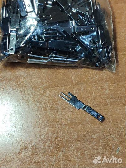 Вилка (накладка) игольной пластины MerryLock