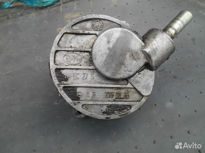 Доп. вакумный насос Mersedes-Benz 628 мотор