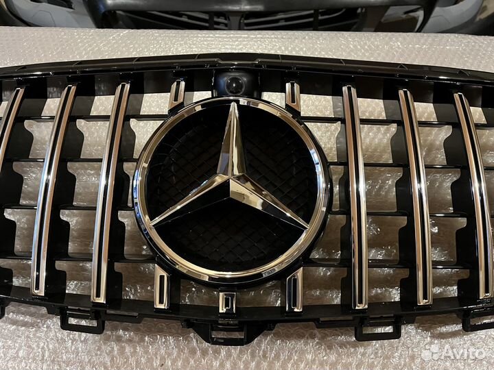 Решетка радиатора Mercedes W213 GT новая