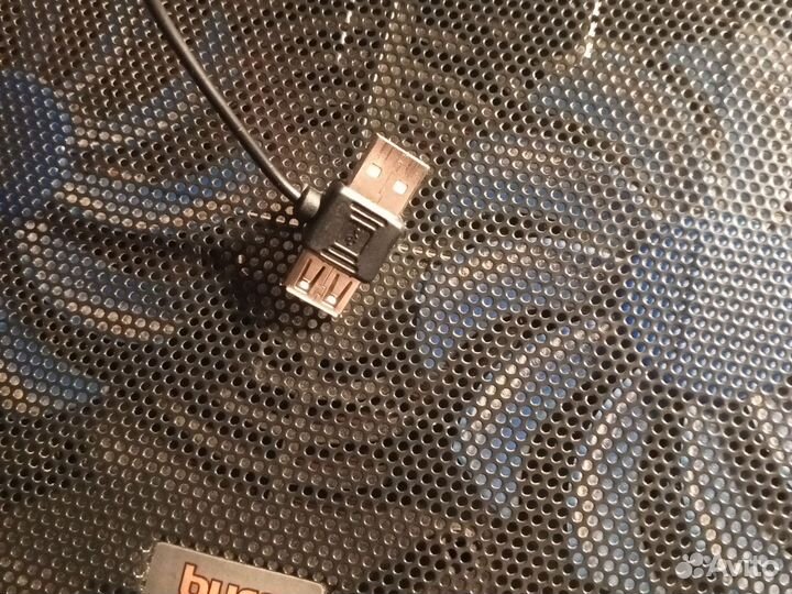 Подставка для ноутбука с системой охлаждения