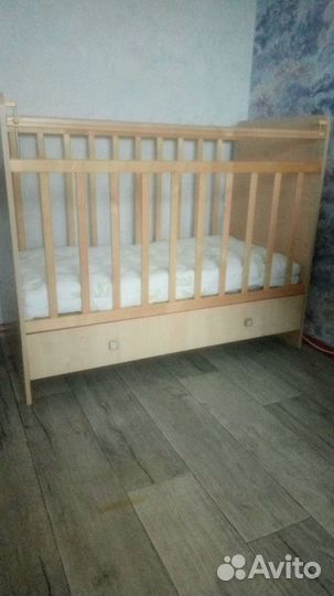 Детская кроватка