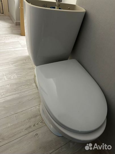 Унитаз с бачком