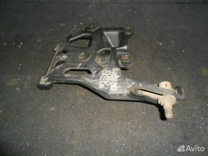 Кронштейн кондиционера Toyota Corolla AE100(91-00)